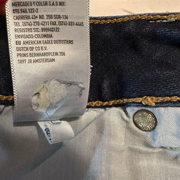 American Eagle Outfitters Women's Blue Denim Shorts size 4 (BLack Button) - Picture 12 of 12